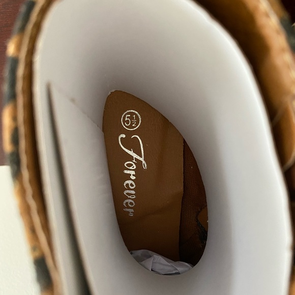 Leopard wedge boots. New never worn. Size 5 1/2 - Picture 7 of 7